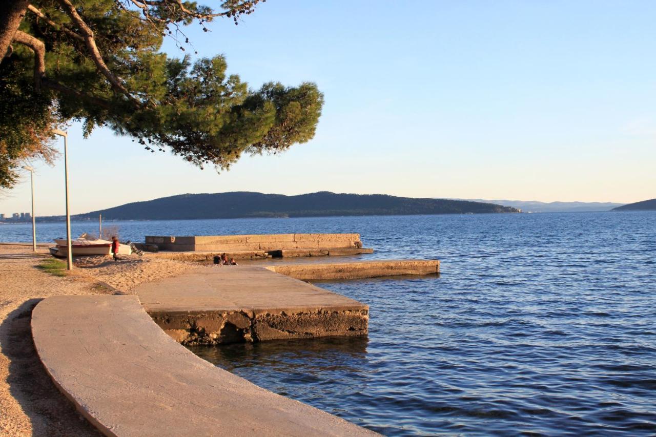 Apartments With A Parking Space Kastel Luksic, Kastela - 20265 Extérieur photo