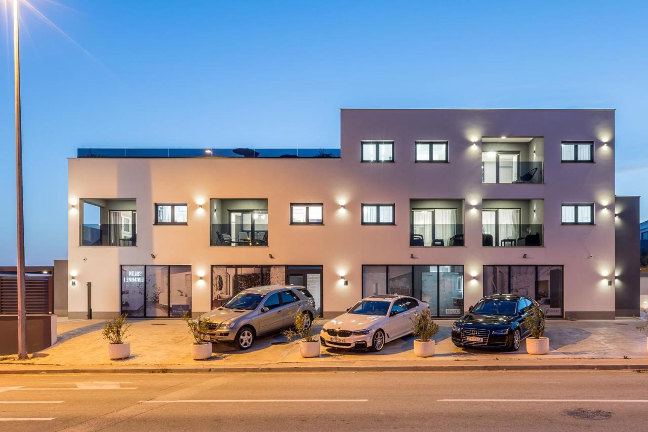 Apartments With A Parking Space Kastel Luksic, Kastela - 20265 Extérieur photo